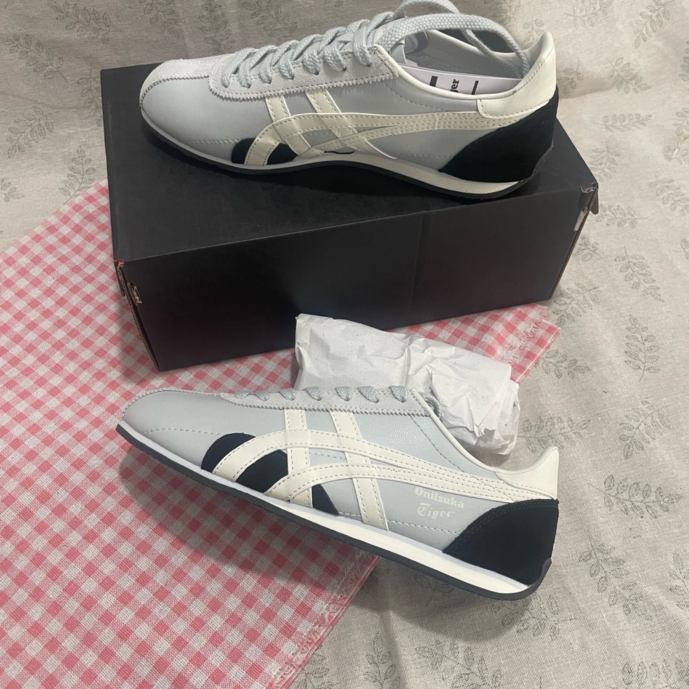 Onitsuka Tiger by Asics Light Gray, Cream & Black Mexico 66 Sneakers